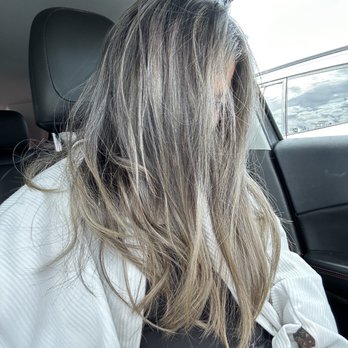Ceanna -  Moda Studios - Hair Stylists Near Me - Beaverton, Oregon