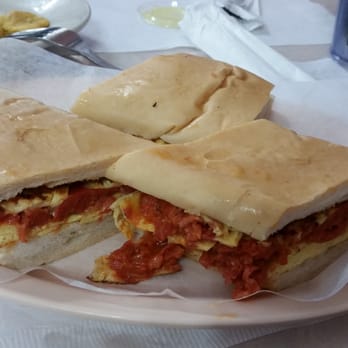Rinconcito Miami - Coral Gables - Pan con huevo y chorizo - Cuban Near Me - Miami, Florida
