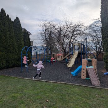 Kirkland Preschool - Fun fun fun ! Outside play! - Preschools Near Me - Kirkland, Washington