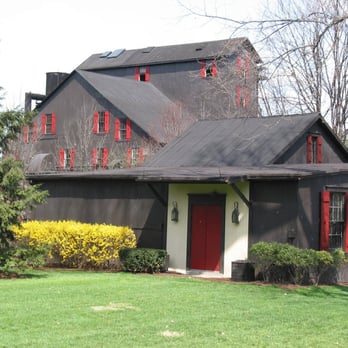 Maker's Mark Distillery - The tour shows off very attractive grounds and structures. - Tours Near Me - Loretto, Kentucky Maker's Mark Distillery - The tour shows off very attractive grounds and structures. - Tours Near Me - Loretto, Kentucky