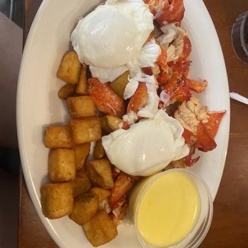 Linda Jean's Restaurant - Lobster Benedict with home fries. - Breakfast & Brunch Near Me - Oak Bluffs, Massachusetts Linda Jean's Restaurant - Lobster Benedict with home fries. - Breakfast & Brunch Near Me - Oak Bluffs, Massachusetts