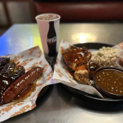 Phil's BBQ - The full spread