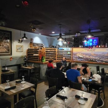 Broccolini - Seating area/capacity of under #100 - Italian Near Me - Cooper City, Florida Broccolini - Seating area/capacity of under #100 - Italian Near Me - Cooper City, Florida