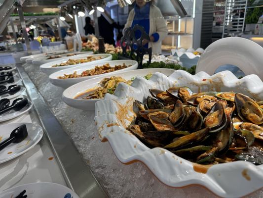 Umi Hotpot Sushi & Seafood Buffet by null
