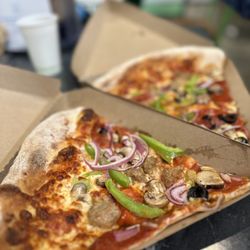 Whole Foods Market - Supreme pizza!
