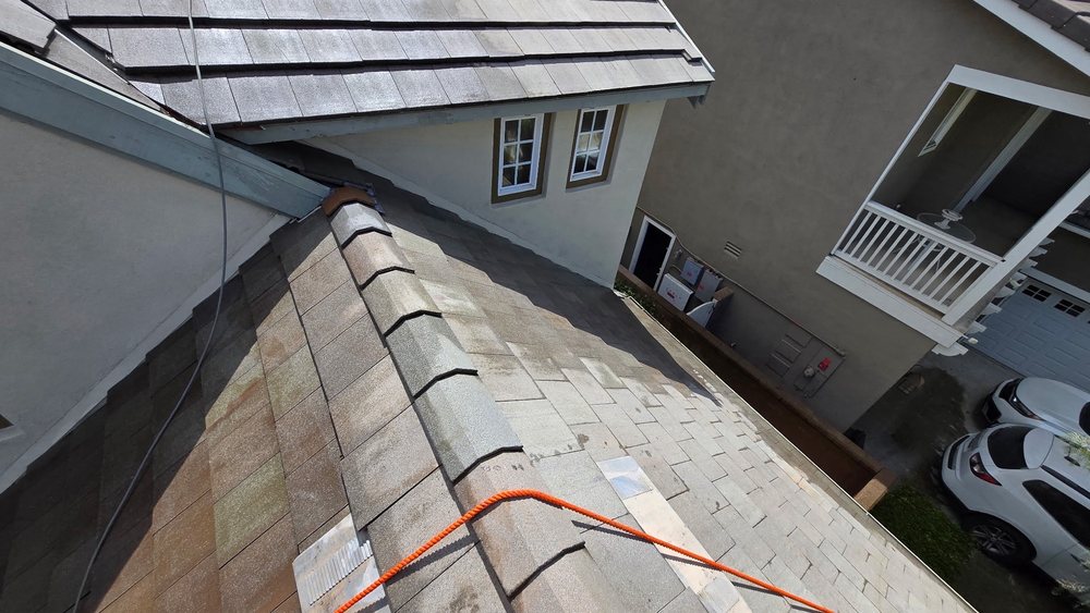 Slide of Cali Roof Cleaning