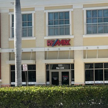Boynton Town Center - Shopping Centers Near Me - Boynton Beach, Florida
