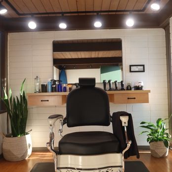 Hideaways Barber Lounge - Barbers Near Me - San Clemente, California Hideaways Barber Lounge - Barbers Near Me - San Clemente, California