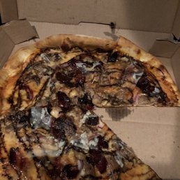 The special:  Duck, carmalized onion , candied bacon , balsamic reduction and shaved asiago cheese