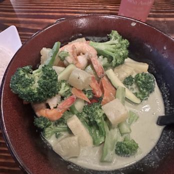 Izumi - Thai Near Me - South Attleboro, Massachusetts