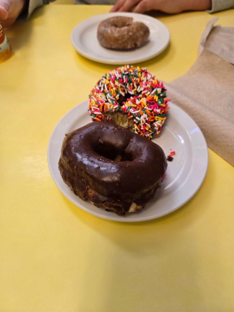 Daylight Donuts Image
