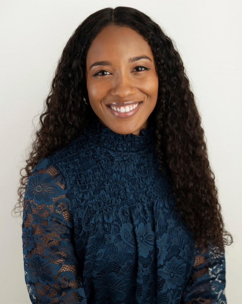 JULIA D’ETIENNE RE/MAX SUBURBAN SARAH LEONARD TEAM Request