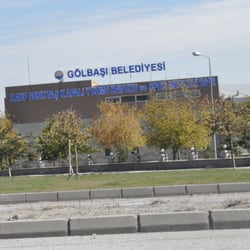 Rauf Denktaş Kapalı Yüzme Havuzu ve Spor Merkezi