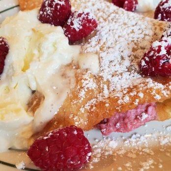 Mountainside Cafe - Absolutely phenomenal raspberry beignet - Cafes Near Me - Falls Village, Connecticut