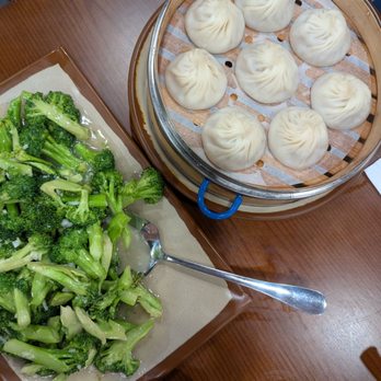 Dumpling U - Broccoli, pork soup dumplings - Chinese Near Me - Fresno, California Dumpling U - Broccoli, pork soup dumplings - Chinese Near Me - Fresno, California
