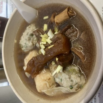 Maxi’s Noodle - Beef stew, fishball and wonton noodle soup - Cantonese Near Me - Flushing, New York Maxi’s Noodle - Beef stew, fishball and wonton noodle soup - Cantonese Near Me - Flushing, New York