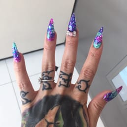Stiletto all glitter crystal nails Stiletto all glitter crystal nails