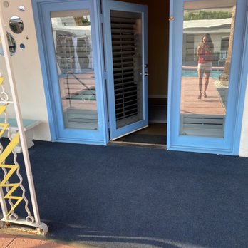 Palm Springs Rendezvous - Honeymoon suite entrance - Hotels Near Me - Palm Springs, California Palm Springs Rendezvous - Honeymoon suite entrance - Hotels Near Me - Palm Springs, California