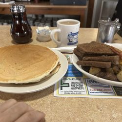 Breakfast Nook - Big breakfast comes with eggs, any style two bacon two sausage home fries, toast, choice of pancakes or French toast.