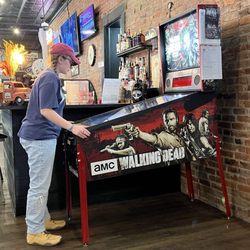 Building No. 9 Bar and Grille - Pinball
