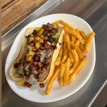 Tom's Kitchen - American Near Me - Sugarloaf, Pennsylvania