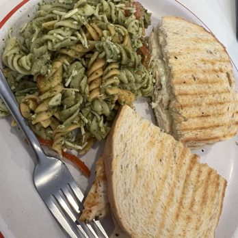 808 Deli - Chicken Pesto - Delis Near Me - Kihei, Hawaii 808 Deli - Chicken Pesto - Delis Near Me - Kihei, Hawaii
