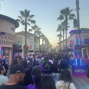 Universal Studios Hollywood - Amusement Parks Near Me - Universal City, California