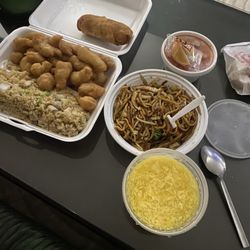 Hong Kong Express - Sweet and Sour Chicken Hong Kong Egg Roll