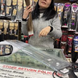 Lyna's Beauty Depot - Snatched the product as soon as I asked for details (I know nothing about extensions!)...