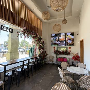 Hien Khanh Dakao - Inside seating - Coffee & Tea Near Me - San Jose, California Hien Khanh Dakao - Inside seating - Coffee & Tea Near Me - San Jose, California