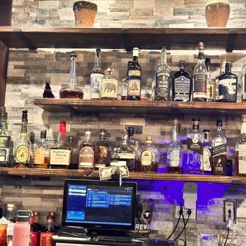 Paragon Tap & Table - Bar - New American Near Me - Clark, New Jersey