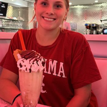 Sunliner Diner - Milkshakes are more than abundant. - Diners Near Me - Gulf Shores, Alabama Sunliner Diner - Milkshakes are more than abundant. - Diners Near Me - Gulf Shores, Alabama