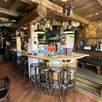 Bier und Branntweinkontor - Bar Area - Pubs Near Me - Rostock, MV Bier und Branntweinkontor - Bar Area - Pubs Near Me - Rostock, MV