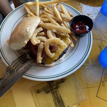 Blue Mingo Grill - Cheeseburger with fried onions - American Near Me - Cooperstown, New York