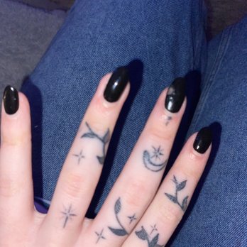 Mini Nails - Nail Salons Near Me - Eugene, Oregon