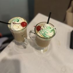 Pat Gallaghers 527 - Irish coffees decaf