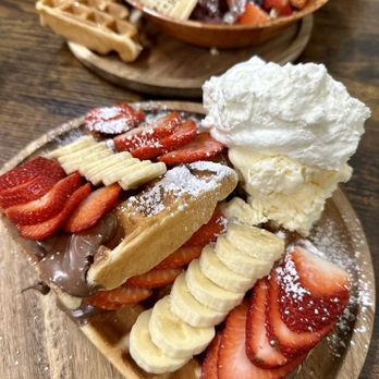 Waffle and Berry - Waffles Near Me - Honolulu, Hawaii