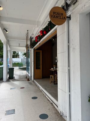 Plain Vanilla Tiong Bahru by null