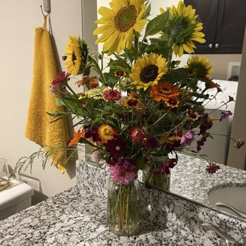 McLawland Farms - 2nd time at the farm bouquet! - Pick Your Own Farms Near Me - Charlotte, North Carolina