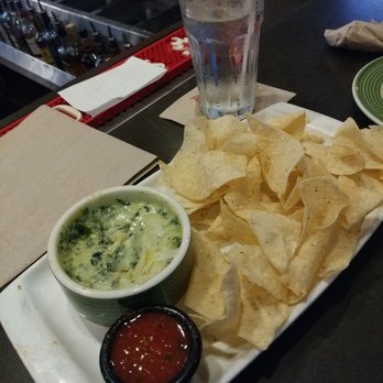 Applebee's Grill + Bar - Spinach and artichoke dip - American Near Me - Florence, Kentucky