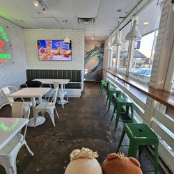 Pizza on Pearl - Convenient restroom is straight ahead, after the seating area