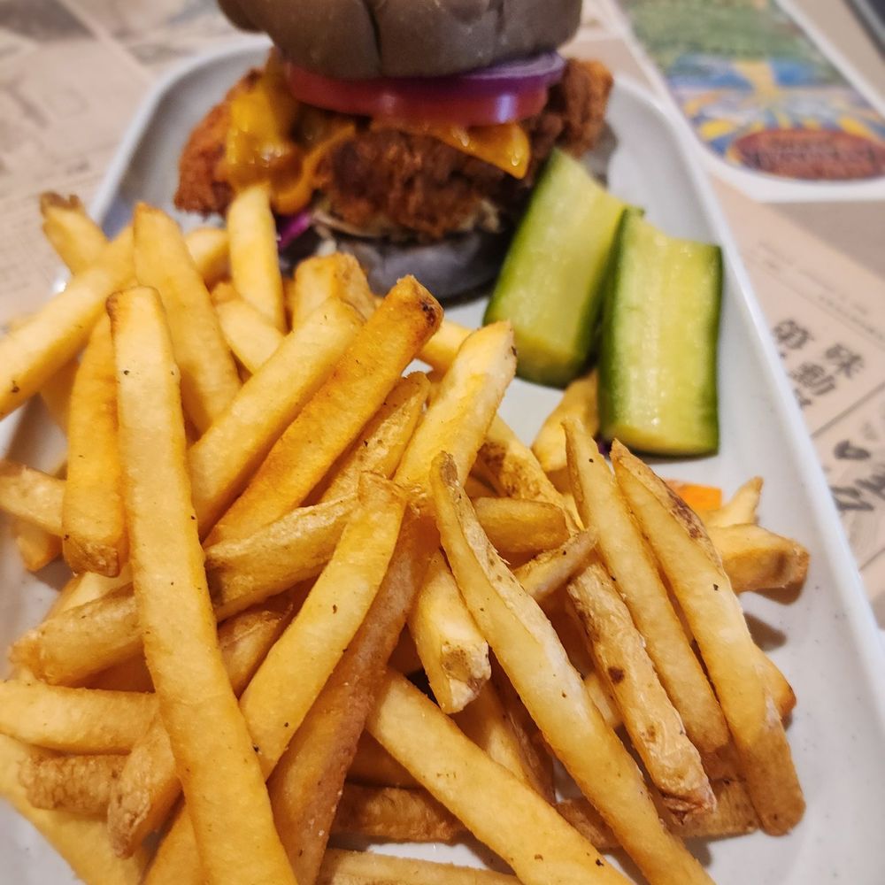 Kona Biscuit - Chicken sandwich - Breakfast & Brunch Near Me - Waikoloa, Hawaii