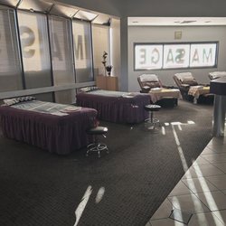 Relax Zone - Clean and uses new sheets and towels each time.