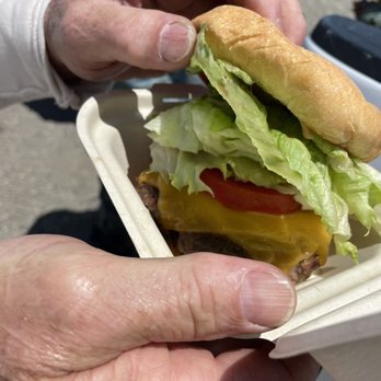 Brisbane Lunch Truck - Deluxe burger - Food Trucks Near Me - Brisbane, California Brisbane Lunch Truck - Deluxe burger - Food Trucks Near Me - Brisbane, California