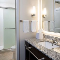 Homewood Suites by Hilton Huntsville-Downtown, AL - Guest room bath