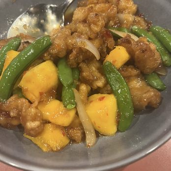 Thai Me Restaurant - Mango chicken - Thai Near Me - Biddeford, Maine