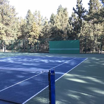 Juniper Park - Tennis courts, with a backboard - Tennis Near Me - Bend, Oregon