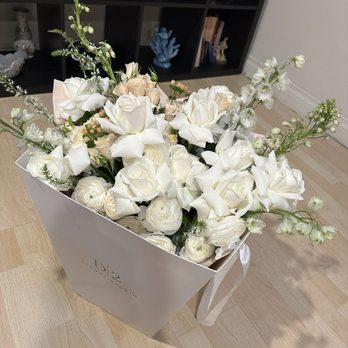 D|2 Floral Studio - Floral Designers Near Me - Burbank, California D|2 Floral Studio - Floral Designers Near Me - Burbank, California