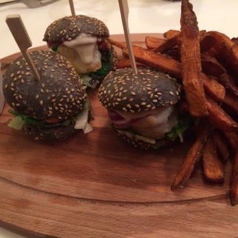 Kaapstube - Dreierlei Burger - Dive Bars Near Me - Langeoog, NI