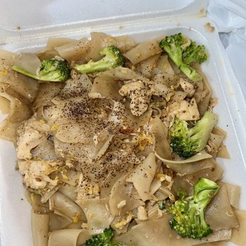 Thai Tip - Fried Noodle And Broccoli - Thai Near Me - Albuquerque, New Mexico